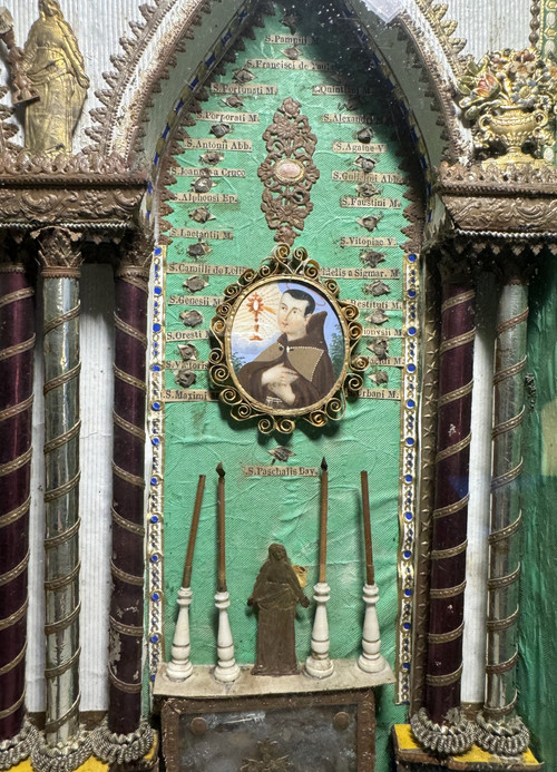 Large Reliquary In Three Chapels With 77 Relics - 19th Century