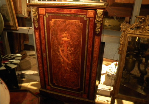 Meuble d'Entre Deux En Marqueterie De La Maison Pelcot