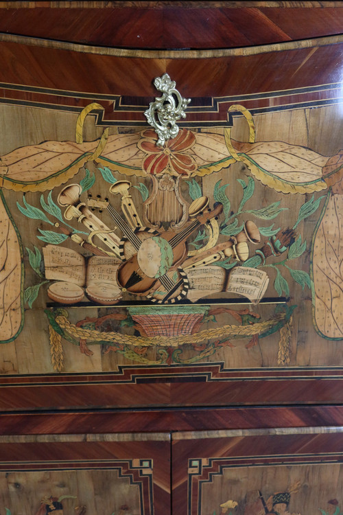 Segretario intarsiato del XVIII secolo