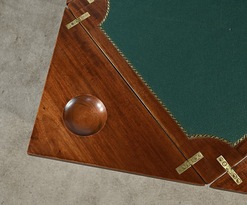 Table à Jeux dite Mouchoir en Acajou blond – 1930