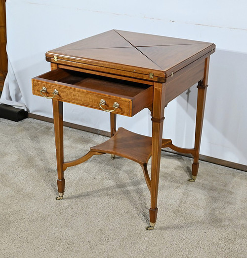 Table à Jeux dite Mouchoir en Acajou blond – 1930