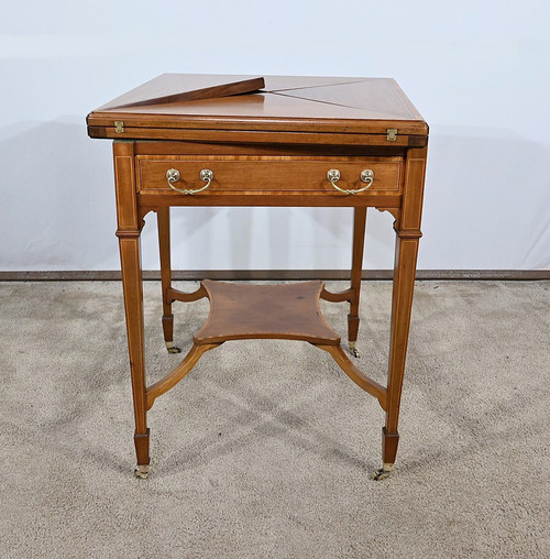 Table à Jeux dite Mouchoir en Acajou blond – 1930