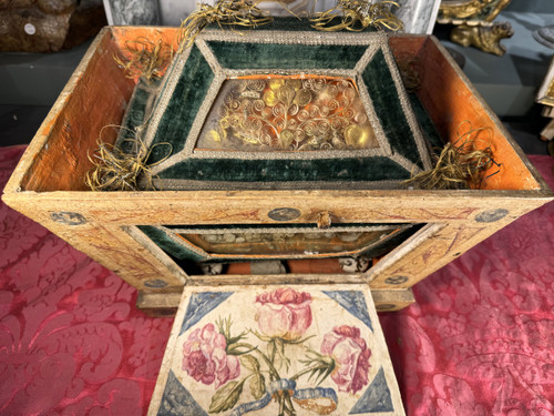 Rare Velvet Reliquary Hunting In Its Wooden Box - 18th Century