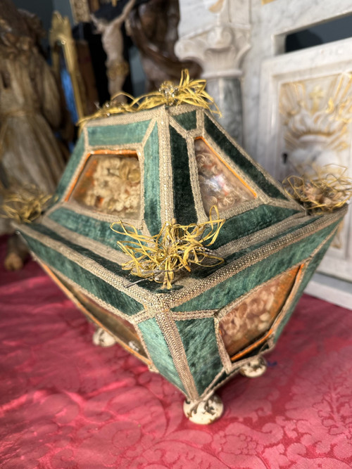 Rare Velvet Reliquary Hunting In Its Wooden Box - 18th Century