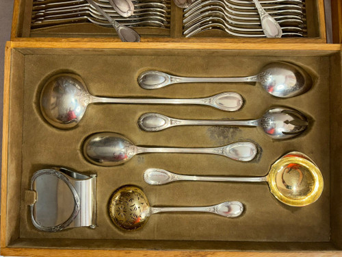 Importante Ménagère En Argent Massif 174 Pièces, style Louis XVI.