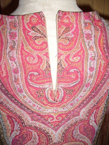 Corsage ancien taillé dans un cachemire  des Indes du XIXe siècle