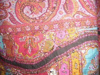 Corsage ancien taillé dans un cachemire  des Indes du XIXe siècle