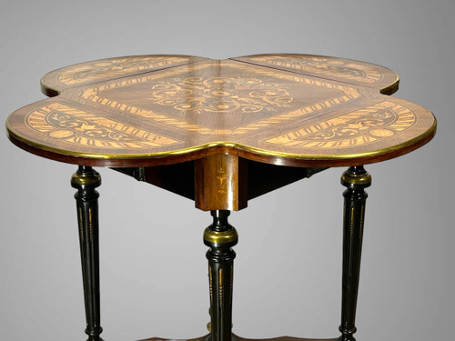 TABLE DE SALON CARRÉ A ABATTANTS DU XIXe EN MARQUETERIE DE STYLE LOUIS XVI