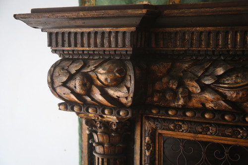 Large mesh cabinet, richly carved and gilded, baroque style, Italy 20th century