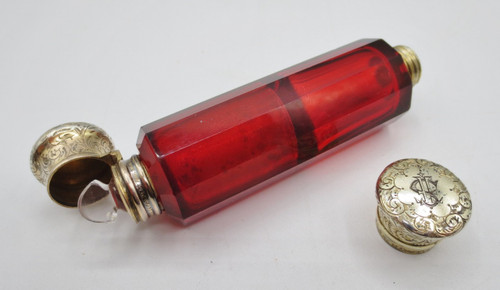 Bottiglia di profumo in cristallo e argento dorato, XIX secolo.