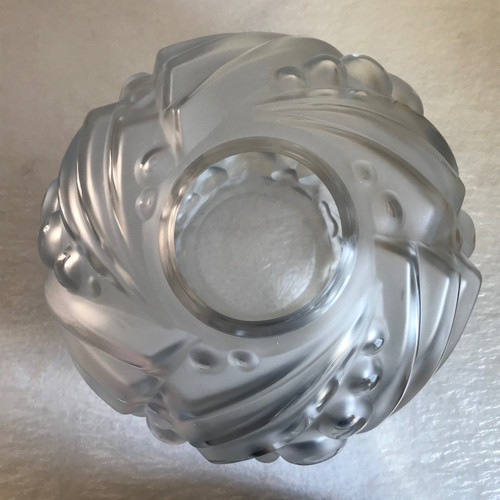 Vase en verre soufflé-moulé Art Déco signé Degué