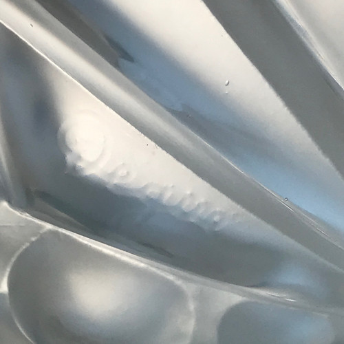 Vase en verre soufflé-moulé Art Déco signé Degué