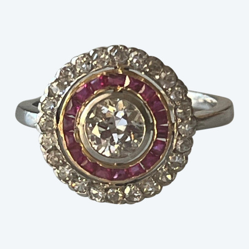 5166- Anello in oro giallo con rubino e diamanti (0,70 ct al centro)