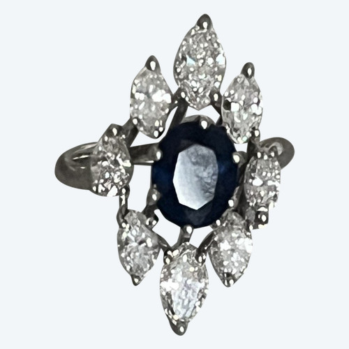 5234 – Navette-Ring aus Weißgold mit Saphir und Diamanten