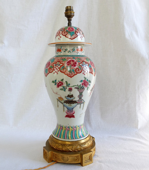 Potiche-Lampe aus chinesischem Famille-Rose-Porzellan und vergoldeter Bronze aus der Zeit Napoleons III