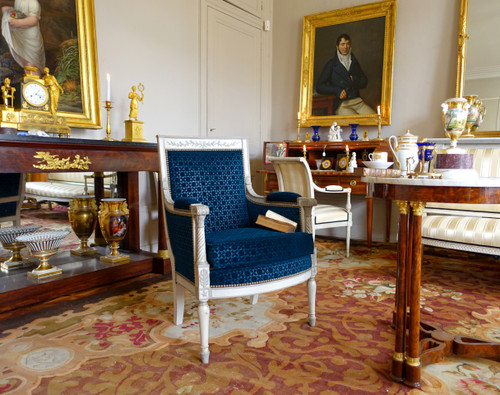 Poltrona da ufficio Bergère del periodo Direttorio in legno laccato e velluto riccio Lelièvre - Bonvallet