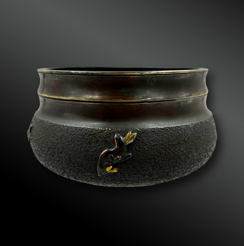 Small POOL animated with RABBIT, DRAGONFLY, BIRDS and BUTTERFLY - Japan - Edo Period (1868-1912)