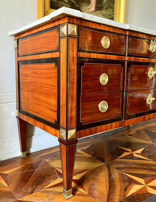Grande cassettone intarsiato, periodo Luigi XVI - 145,5 cm