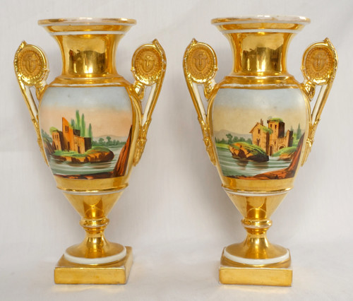Paire de vases d'ornement Empire en porcelaine de Paris - époque Restauration