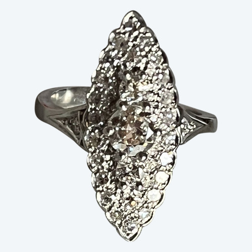 5319- Bague Marquise Or Gris Diamants (0,50 Ct Au Centre)