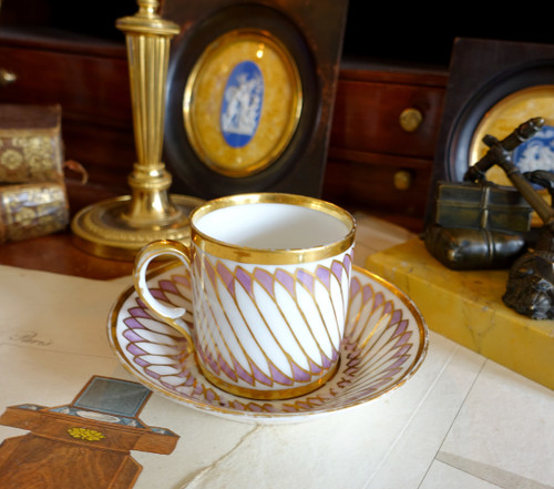 Dagoty: series of 4 litron-shaped coffee cups in Paris porcelain, Empire period