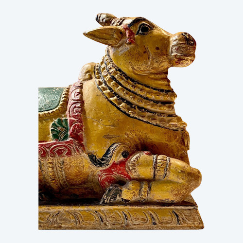 Inde, Début Du XXème Siècle, Statue En Bois Polychrome Figurant Nandi, Monture De Shiva.