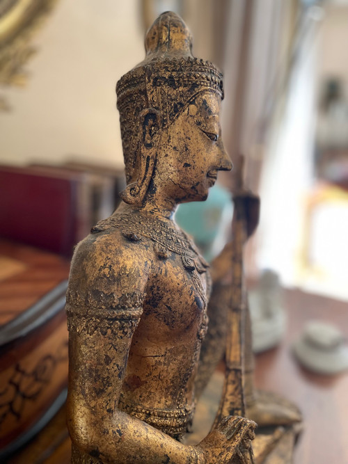 Statua asiatica in bronzo