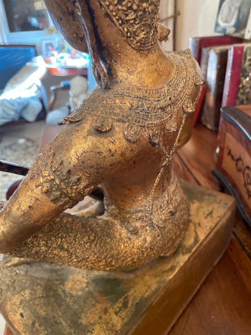 Statua asiatica in bronzo