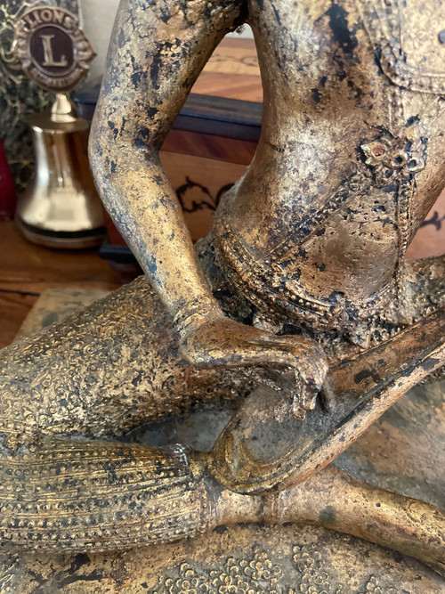 Statua asiatica in bronzo