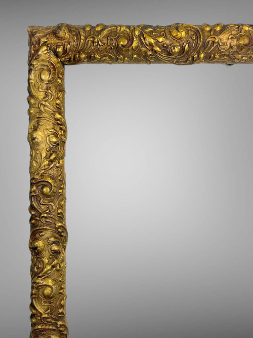 ANCIENT 19th CENTURY FRAME IN WOOD AND GILDED STUC FOR PAINTING 41.5 CM X 33 CM