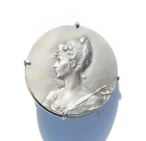 Spilla in Agente Solido montata Medaglia da donna Art Nouveau fine XIX/inizio XX secolo