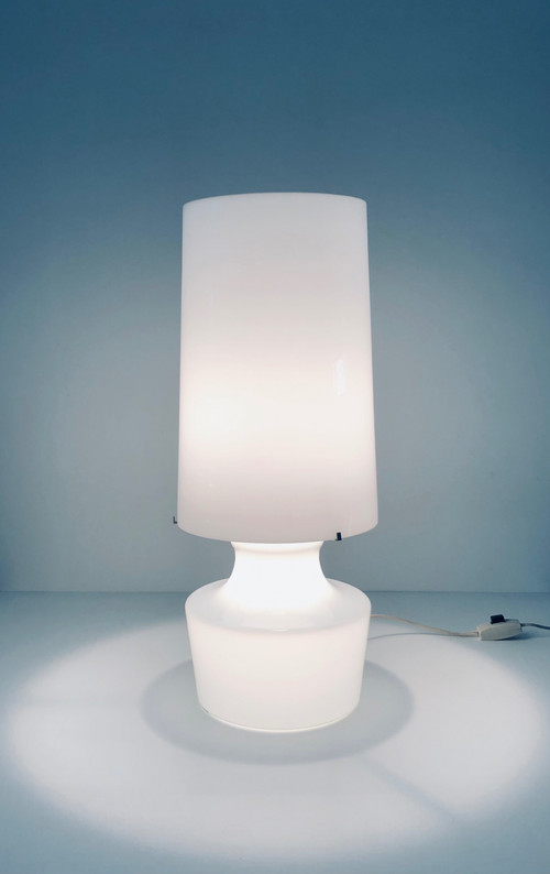 Lampada da soggiorno in vetro bianco, Italia, anni '60