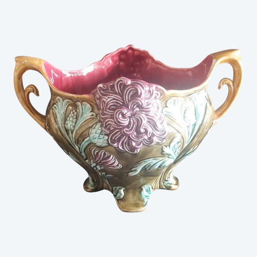 Barbotine pot cover from the Onnaing faience factory