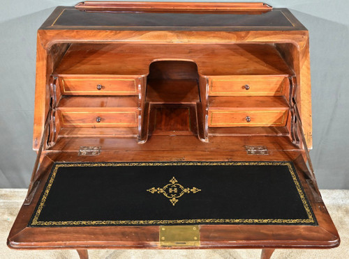 Sloping desk in Plum and Walnut, Louis XV - 18th century