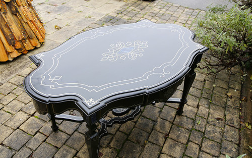 varnished table in precious wood  Tin and lapis lazuli marquetry 