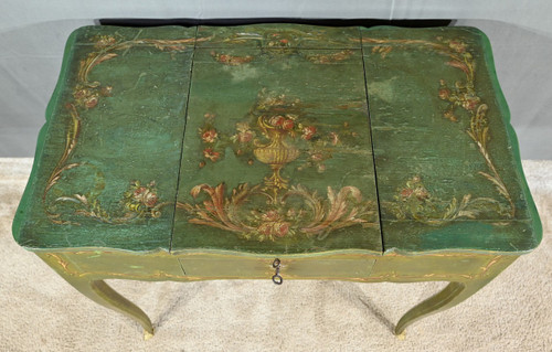 Petite Coiffeuse en Chêne Peint, style Louis XV – Fin XVIIIe