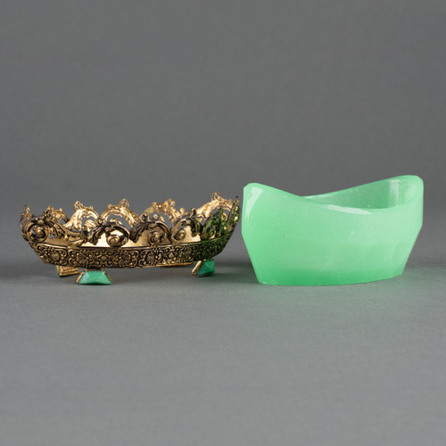 Salière en opaline, XIXe siècle 