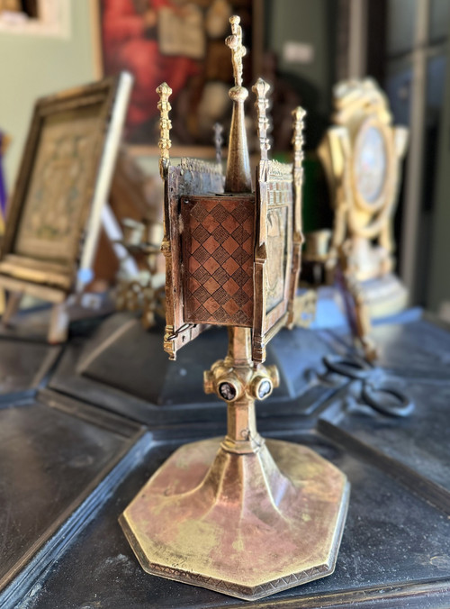 Monstrance Reliquaire En Cuivre – Fin XVe Début XVIe