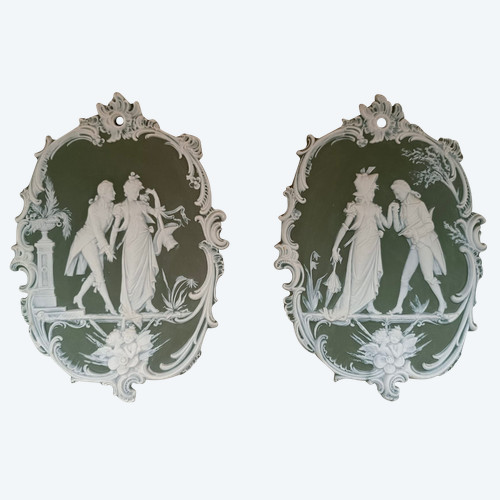 Coppia di targhe in porcellana in stile Wedgwood