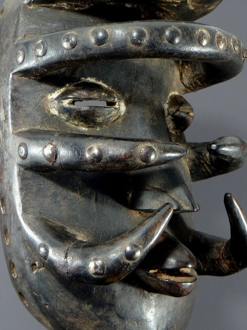 Ouest De La Côte D’ivoire, Peuple Bété, Première Moitié Du XXème Siècle, Superbe Masque En Bois.