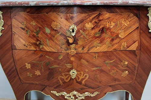 Comò Luigi XV in intarsio del XVIII secolo