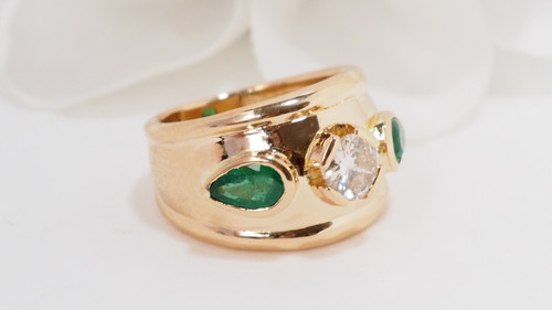 Anello Jonc in oro giallo, smeraldi e diamanti