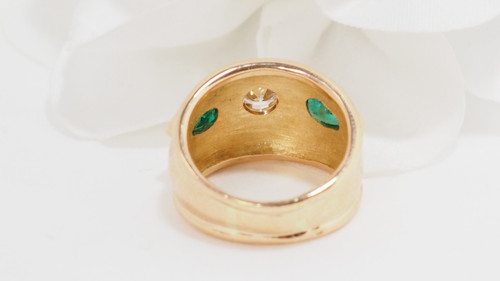 Anello Jonc in oro giallo, smeraldi e diamanti