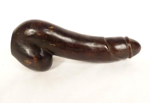 Scultura erotica con dildo in legno intagliato, fine XIX secolo