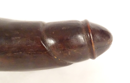 Scultura erotica con dildo in legno intagliato, fine XIX secolo