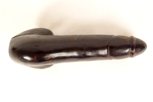 Scultura erotica con dildo in legno intagliato, fine XIX secolo