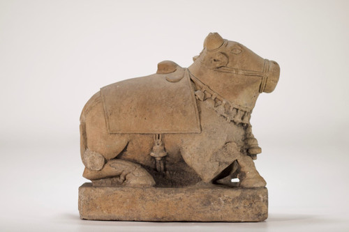 Taureau Nandi en grès.