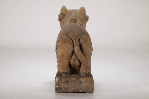 Taureau Nandi en grès.