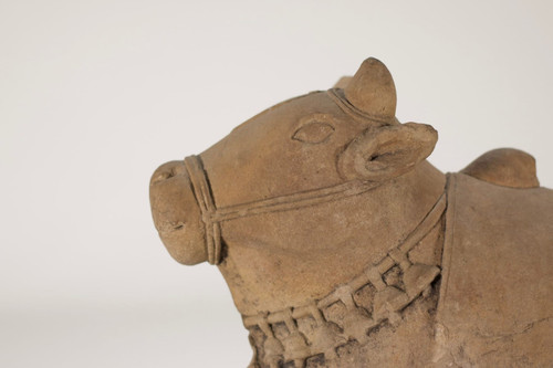 Taureau Nandi en grès.