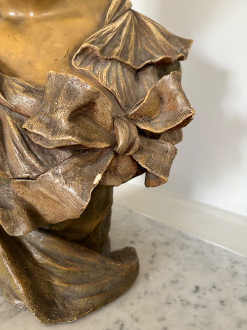 Wunderschöne Büste einer Frau Goldscheider